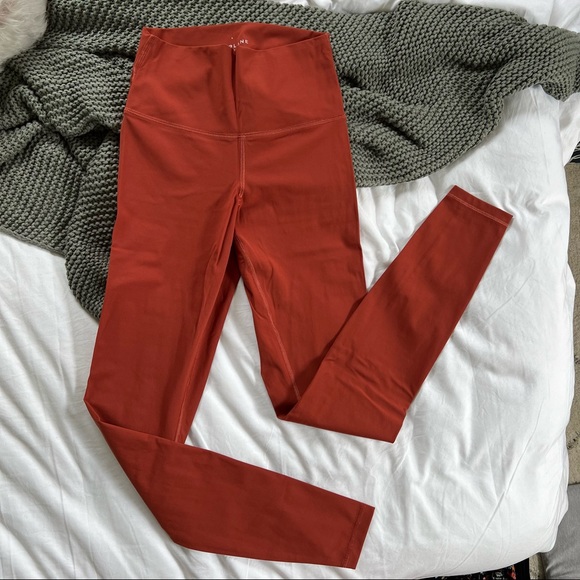 Everlane Perform Legging - Picture 2 of 5